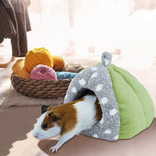 將圖片載入圖庫檢視器 HOMEYA Guinea Pig Bed, Hamster Hideout Small Animal Cage Accessories Supplies, Semi-enclosed Winter Christmas Large Pumpkin Nest with Removable Mat for Rat Hedgehog Sugar Glider and Chinchilla-Green